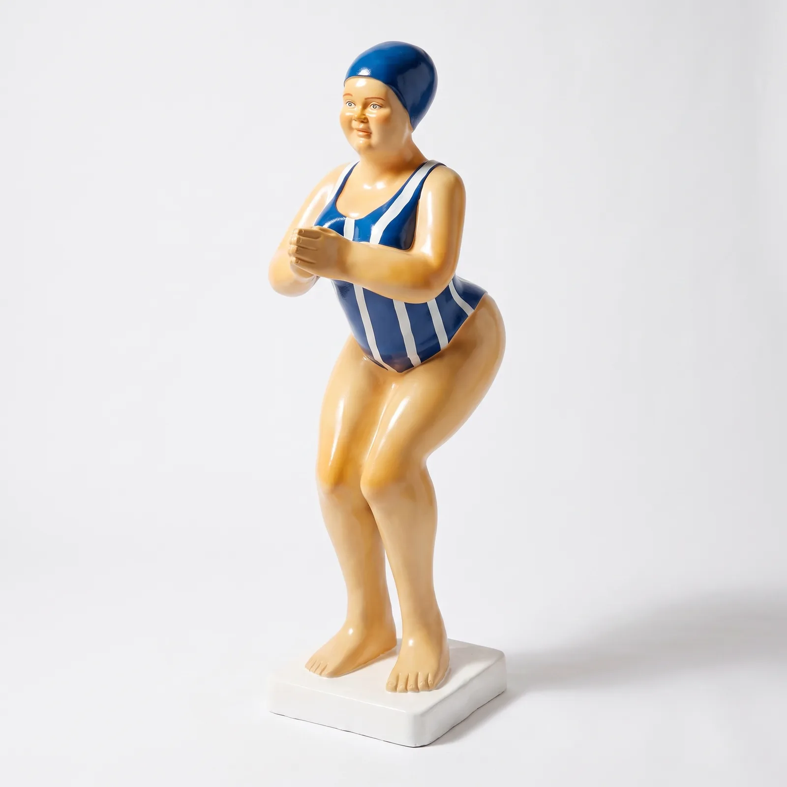 Duikende Dame Beeld 110cm – Blauw met Witte Strepen Tuinbeeld
