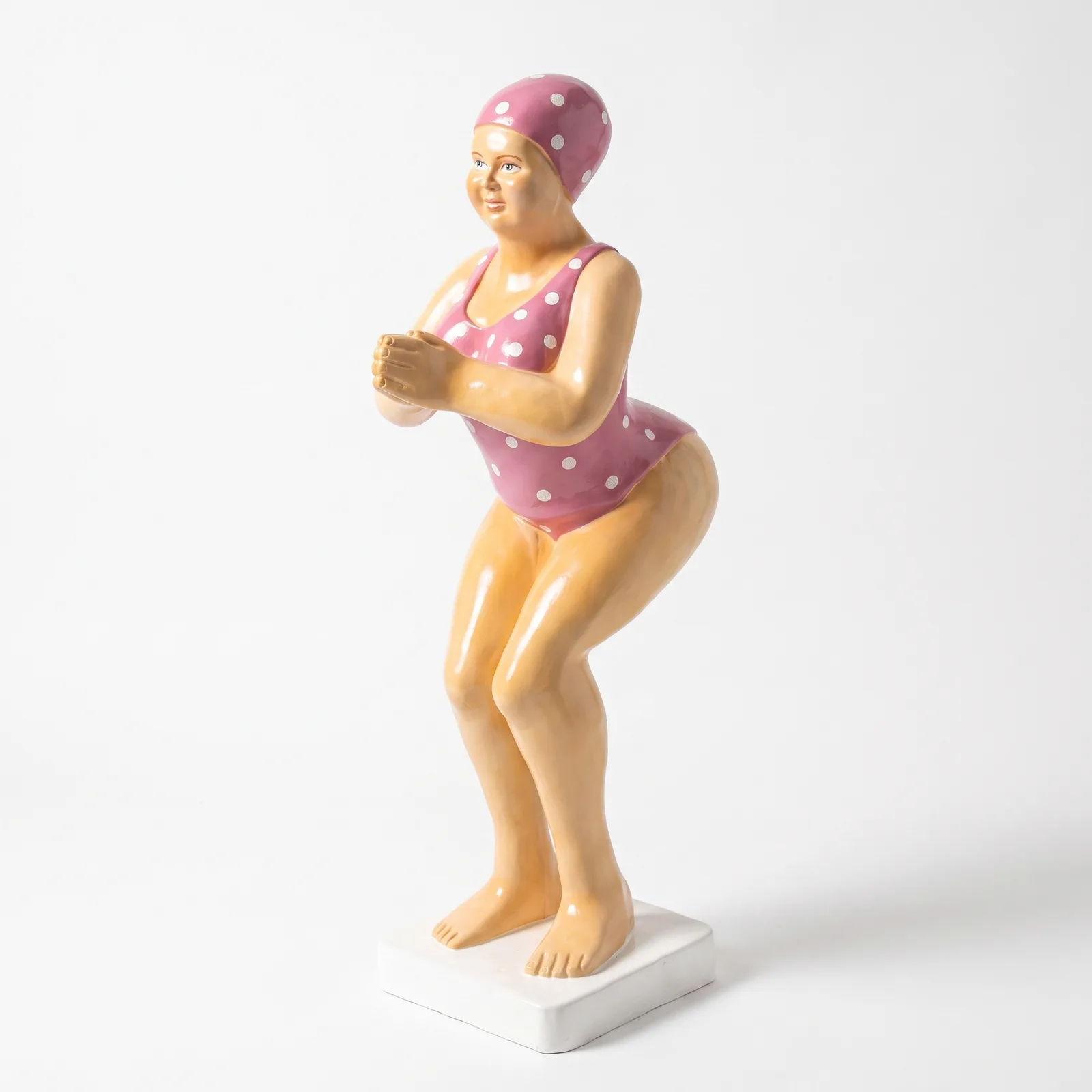 Duikende Dame Beeld 110cm – Roze met Witte Bollen Tuinbeeld