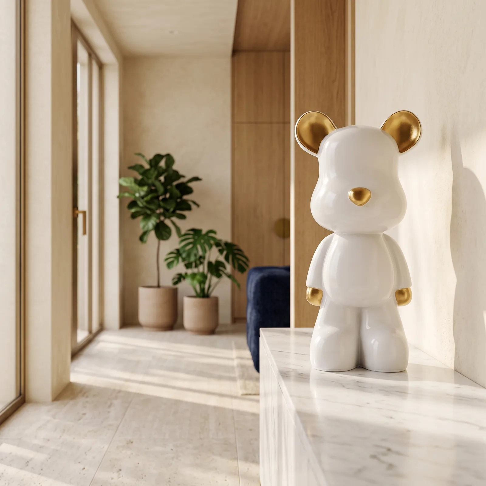 Teddybeer Beeld 48cm Staand Wit Goud – Luxe Decoratie — sfeerbeeld in interieur