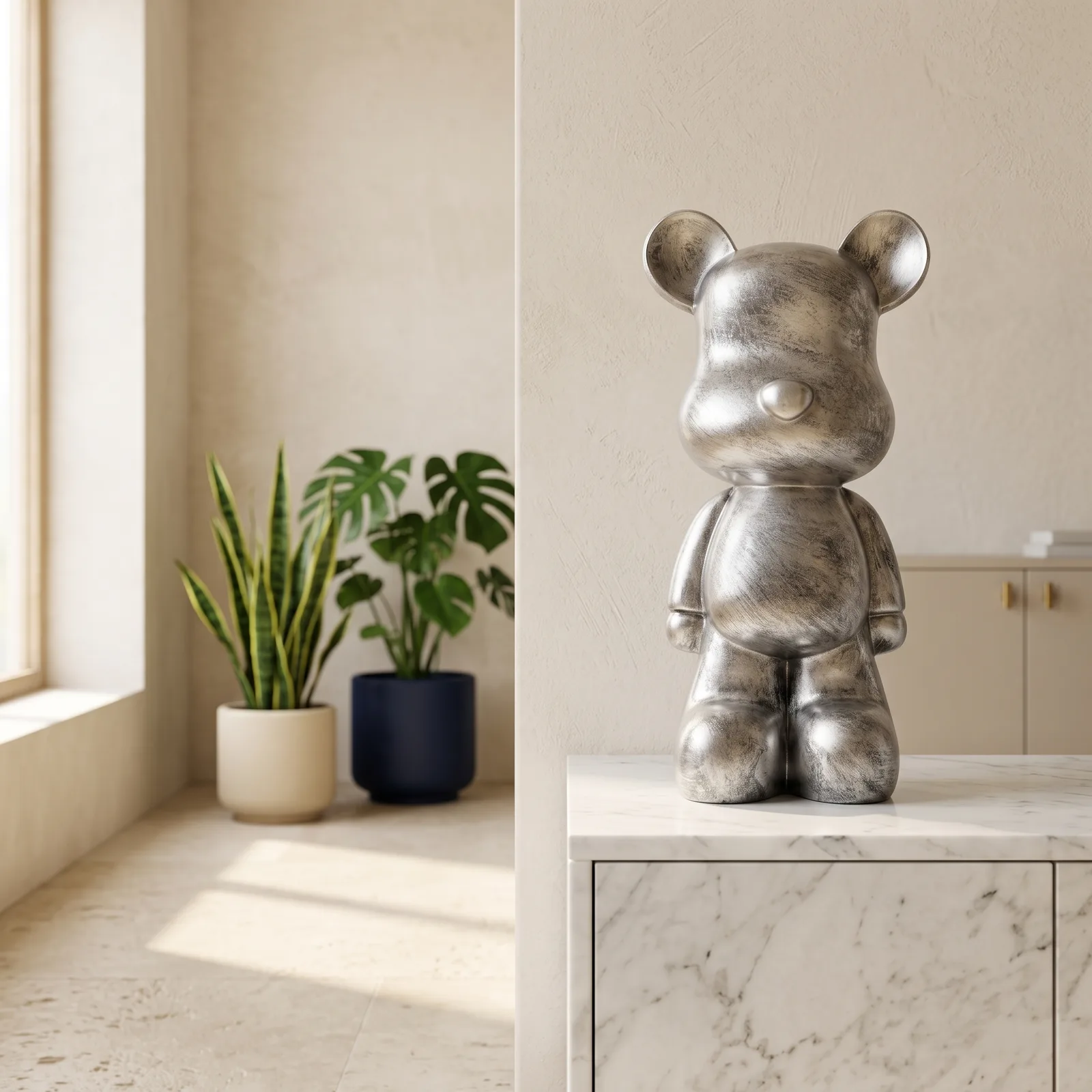 Teddybeer Beeld 48cm Staand Zilver – Luxe Decoratie — sfeerbeeld in interieur